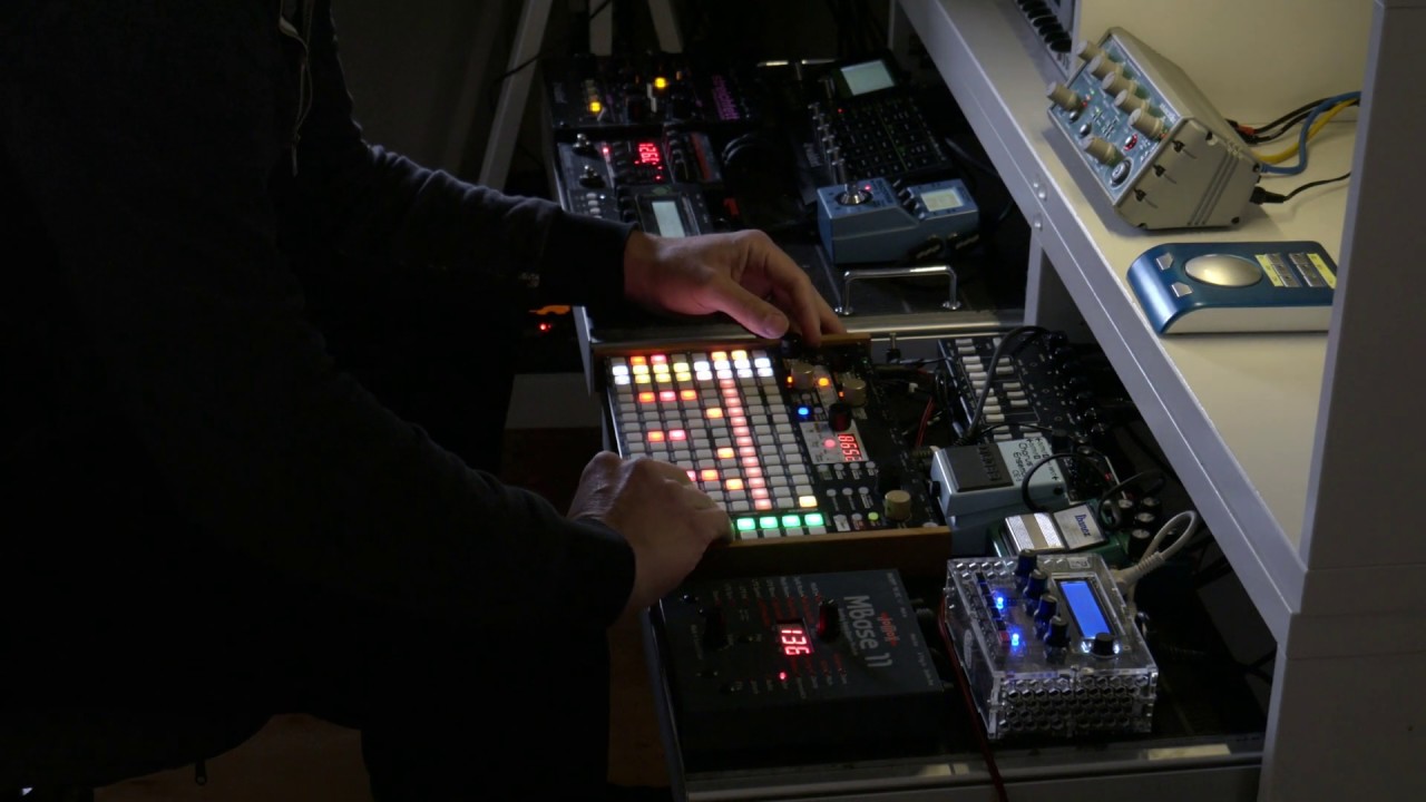 Deep House Hardware Jam – Synthstrom Deluge, MI Shruthi-1, Jomox Mbase11 Waldorf Pulse2, Streichfett